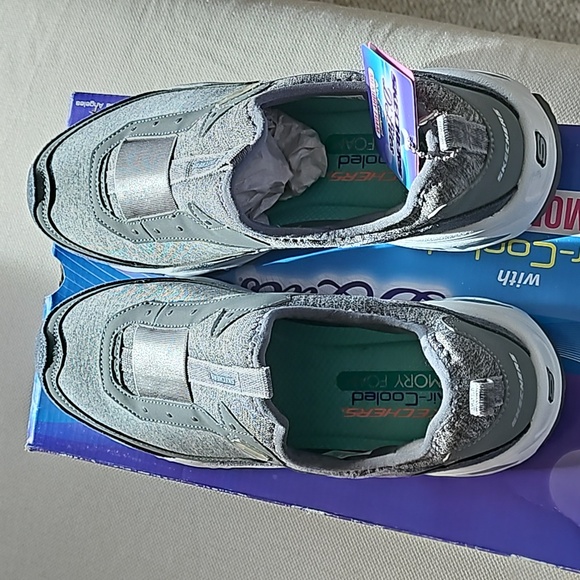 SKECHERS D'LITES MODERN FRONT SLIP ON SNEAKER SHOES SIZE 9 - Picture 7 of 16